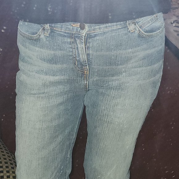 Arden B. Croppped, Cuffed, Stretch Jeans size 12 - Picture 2 of 7